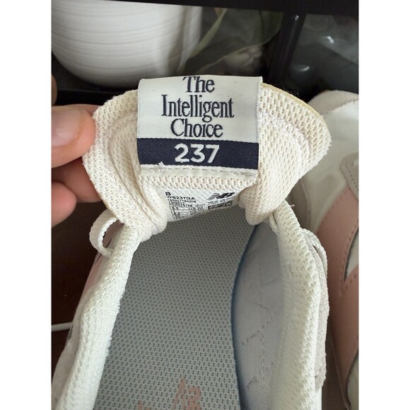 NEW BALANCE 237 size 8.5 US, Trainers White And Pastel Pink Sneaker NEW IN BOX - Picture 4 of 13
